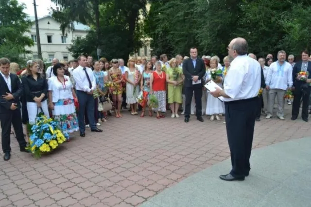 У Чернівцях вшанували пам'ять Юрія Федьковича (Фоторепортаж) — фото 1