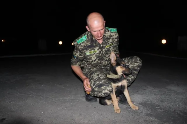 Бійці Чернівецького прикордонного загону повернулися з Луганська до Чернівців (Фоторепортаж) — фото 6