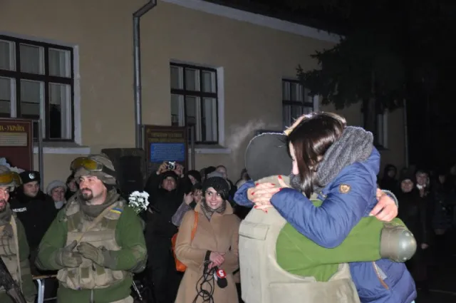 У Чернівцях зустріли групу бійців Нацгвардії, які повернулись із зони АТО (Фото) — фото 4