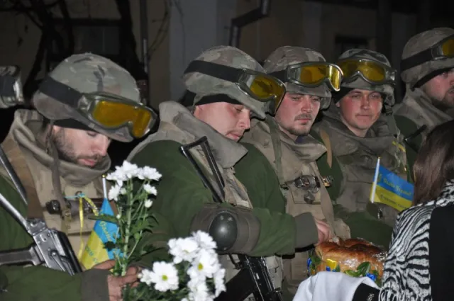 У Чернівцях зустріли групу бійців Нацгвардії, які повернулись із зони АТО (Фото) — фото 5