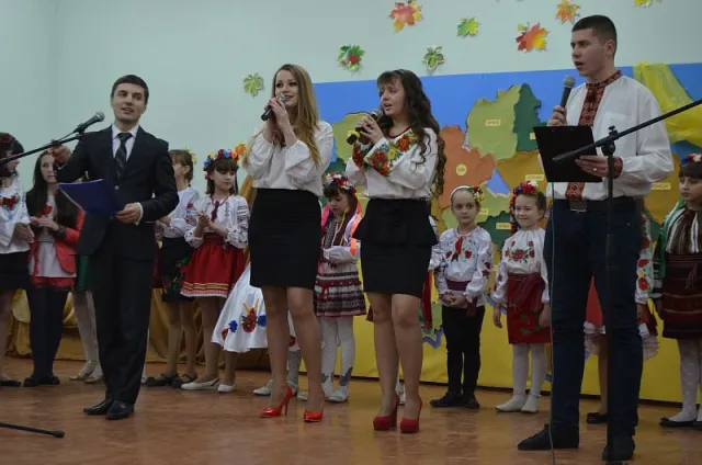 На ярмарку зібрали гроші на рукавиці для солдат в зоні АТО (Фото) — фото 5