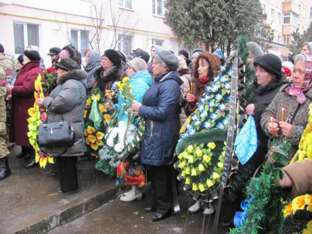 В останню путь провели Героя Владислава Трепка (фото) — фото 8