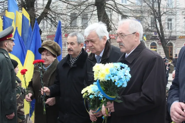 Чернівці відзначили 71-у річницю визволення від фашистських загарбників (фоторепортаж) — фото 4