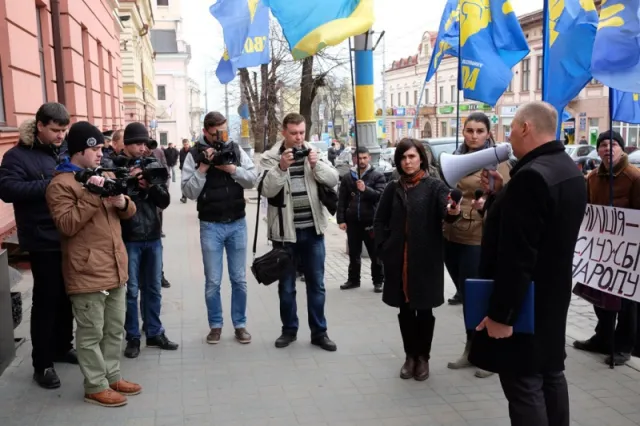У Чернівцях пікетували призначення нового керівника міліції (фото) — фото 5